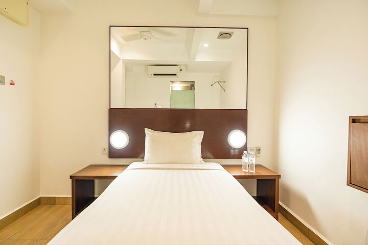 Room 29 of 40