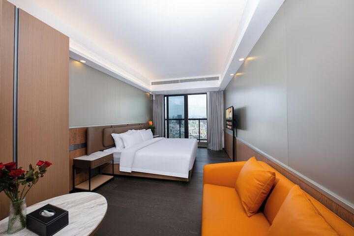Room 7 of 42