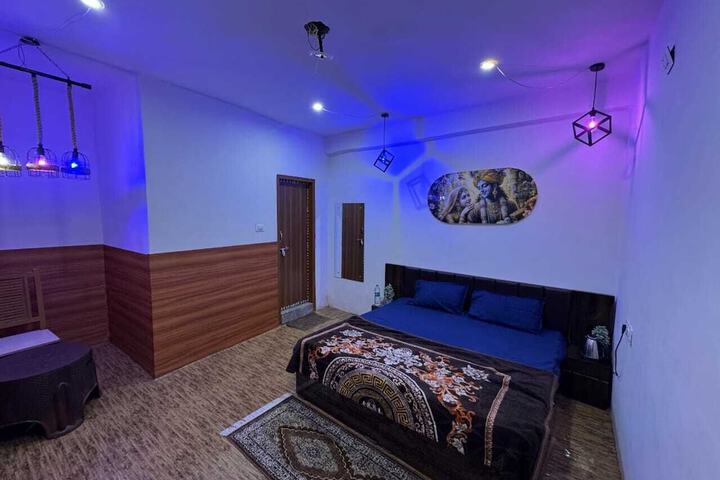 Room 30 of 39