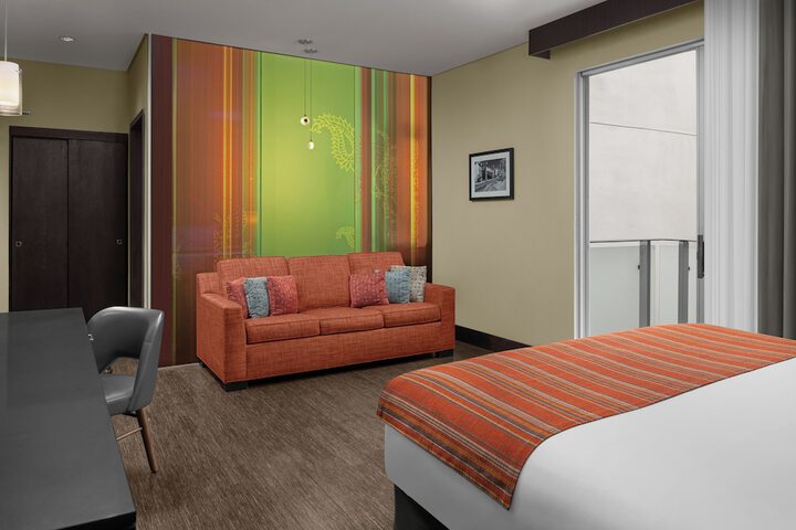 Room 28 of 71