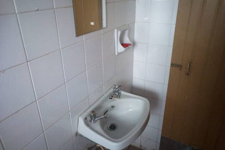 Room 18 of 29