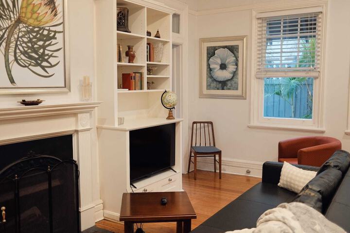 Lounge 45 of 73