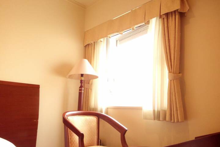 Room 9 of 65
