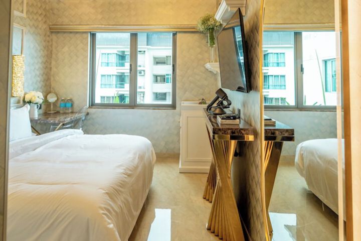 Room 42 of 285