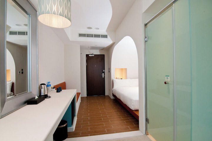 Room 16 of 95