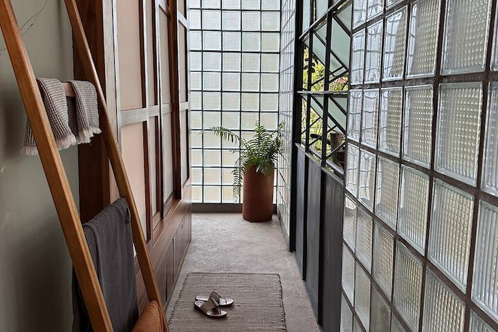 Room 13 of 26