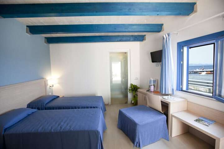 Room 9 of 37