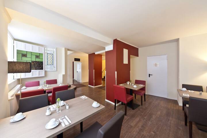 Guest Lobby