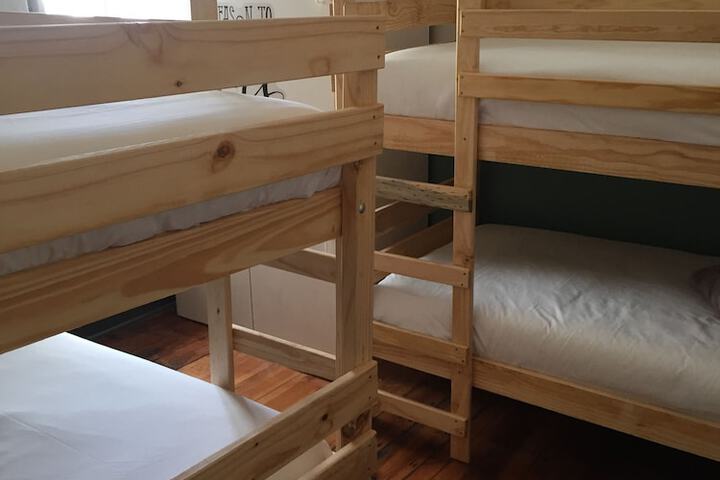 Room 8 of 16