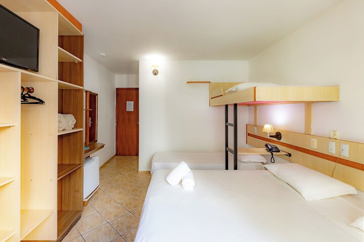 Room 38 of 104