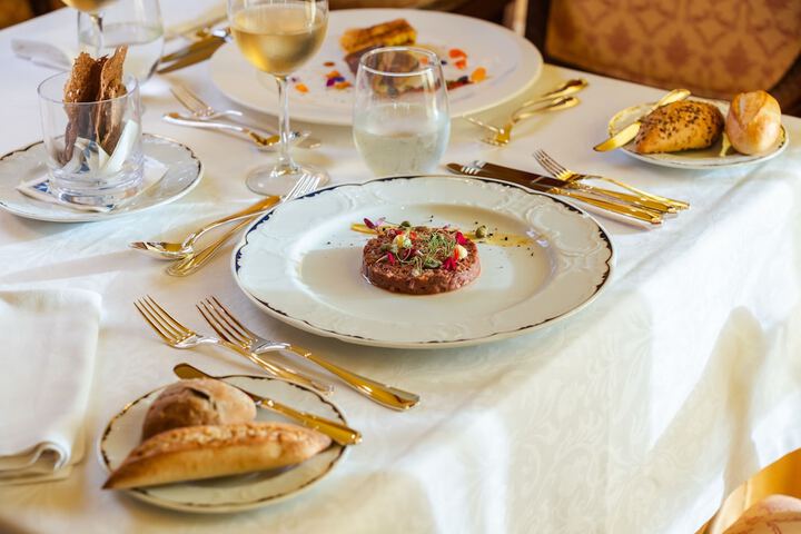 Dining 98 of 163