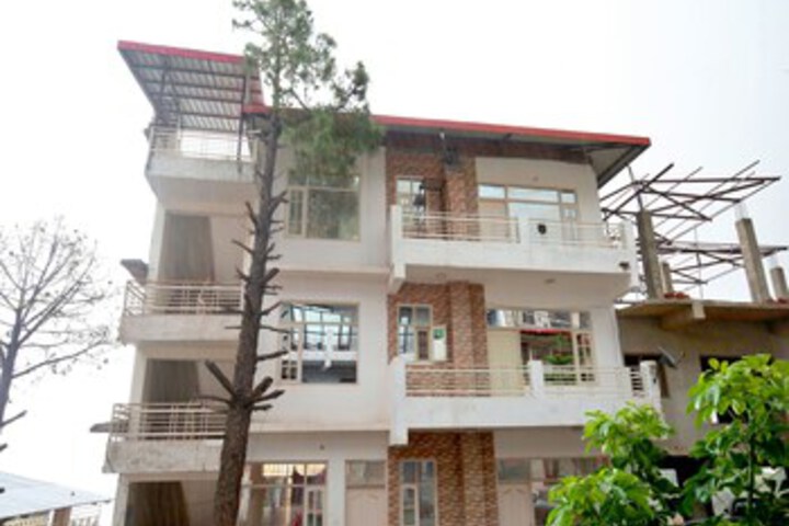 OYO 13433 Home Kasauli View 2BHK Dharampur