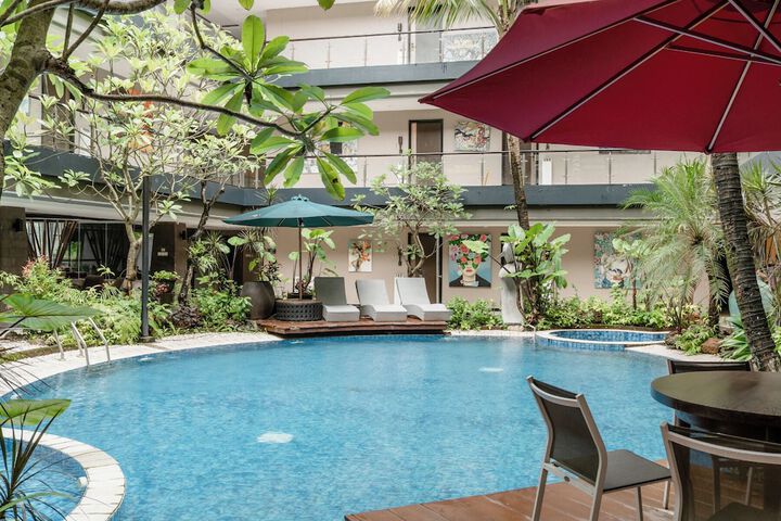 Hotel Pool