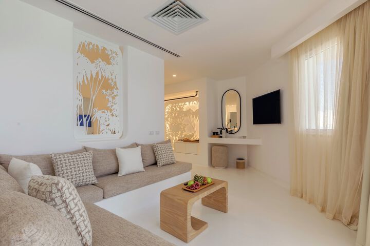 Room 25 of 74