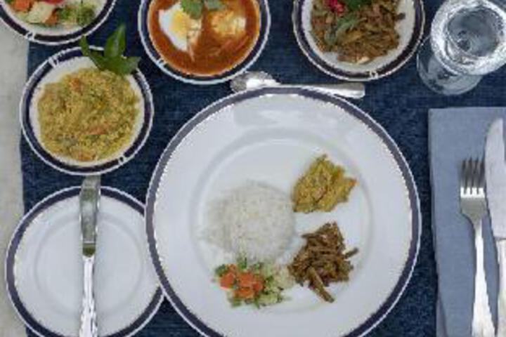 Dining 75 of 86