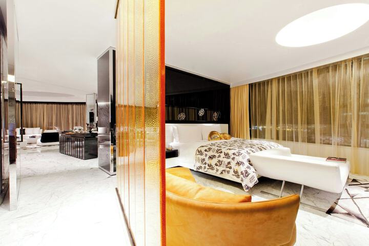 Room 49 of 171