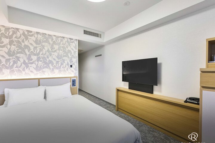 Room 11 of 42