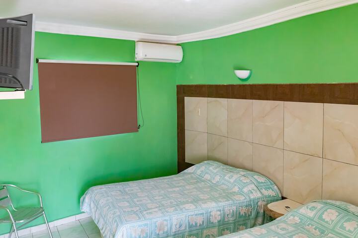 Room 6 of 17