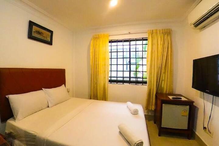 Room 11 of 21