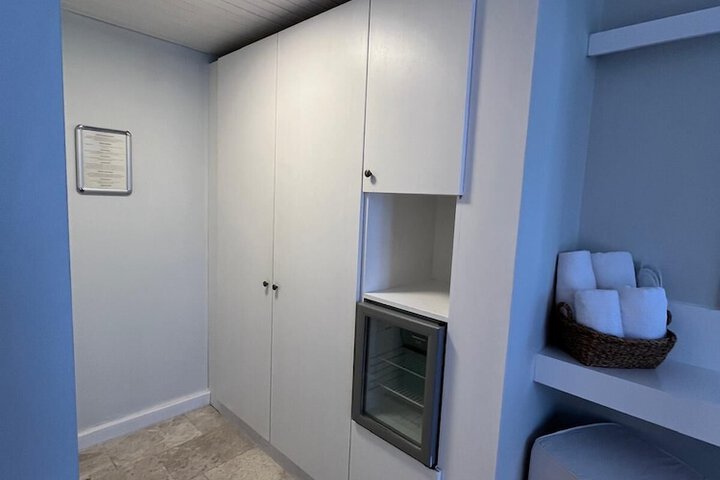 Room 7 of 72