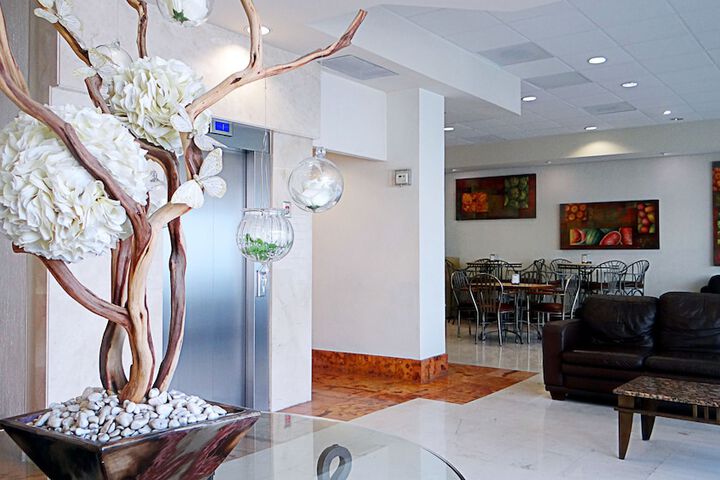 Guest Lobby