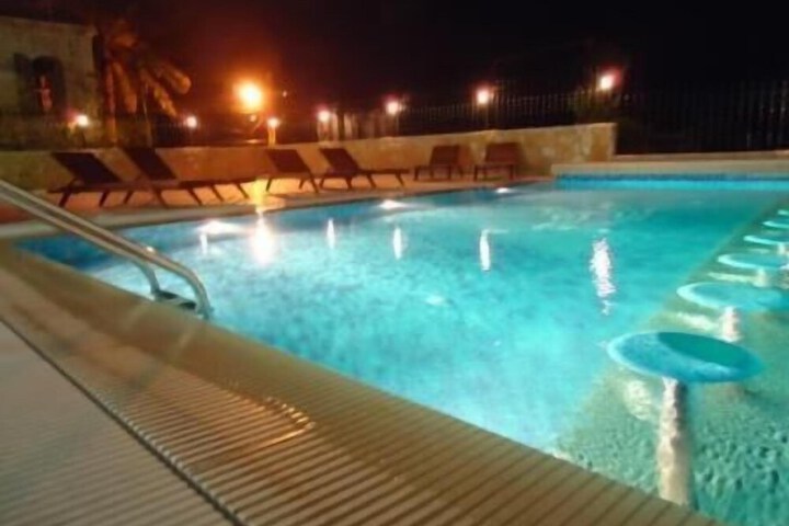 Pool 29 of 49