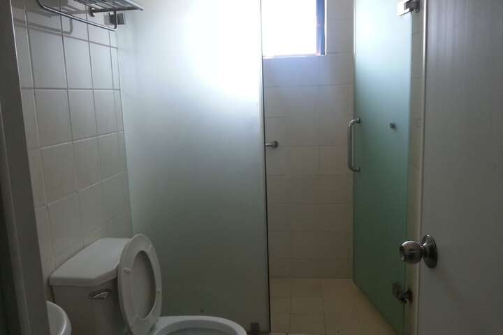 Room 9 of 12