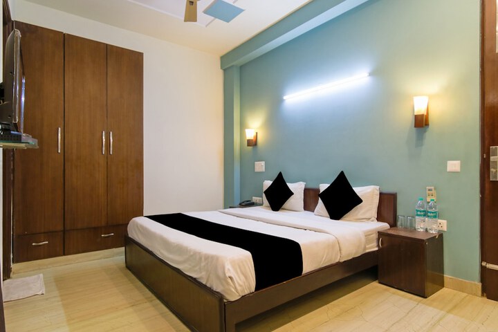 Room 14 of 24