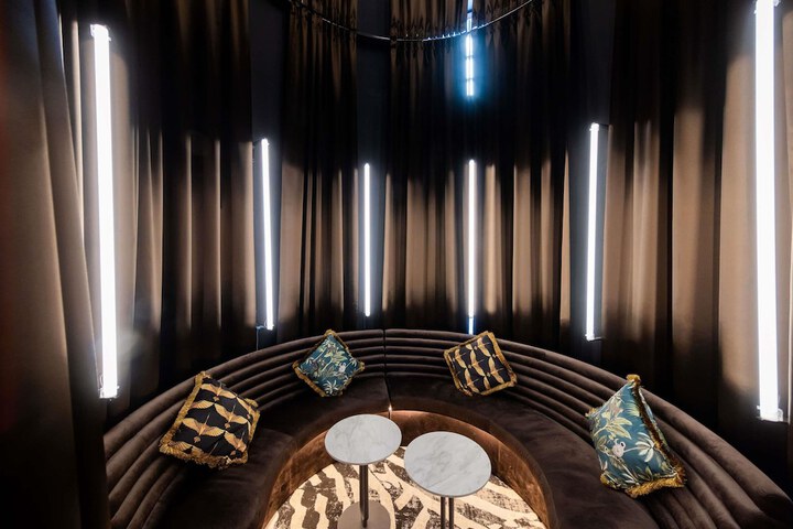 Lounge 172 of 229