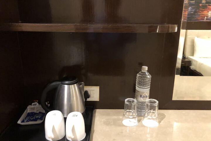 Room 21 of 42