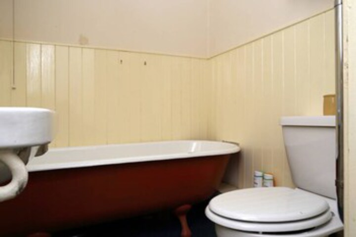 Room 3 of 40