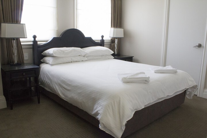 Room 4 of 35