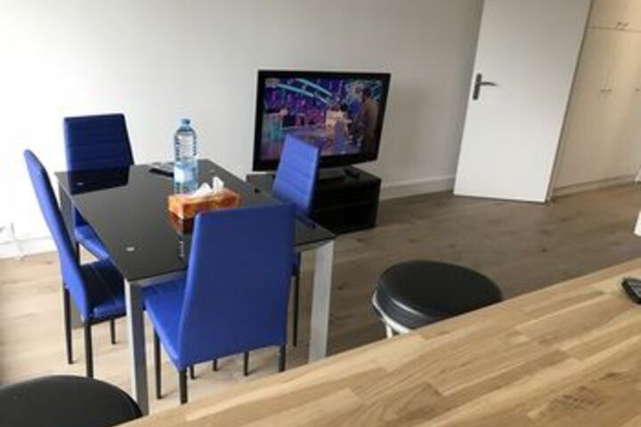 Room 11 of 17