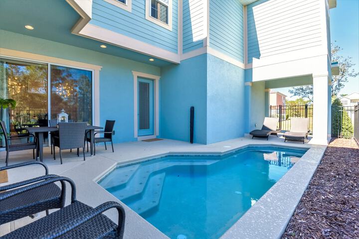 Pool 23 of 26