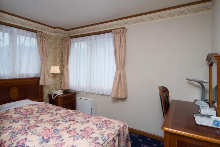Room 22 of 43
