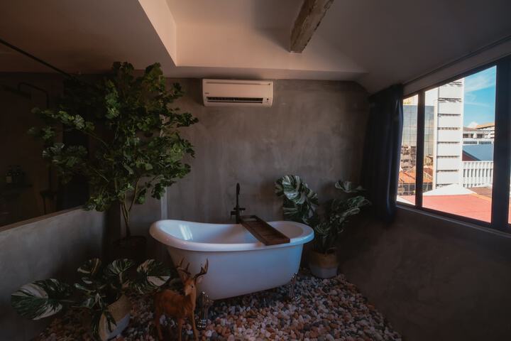 Hot Tub 36 of 50