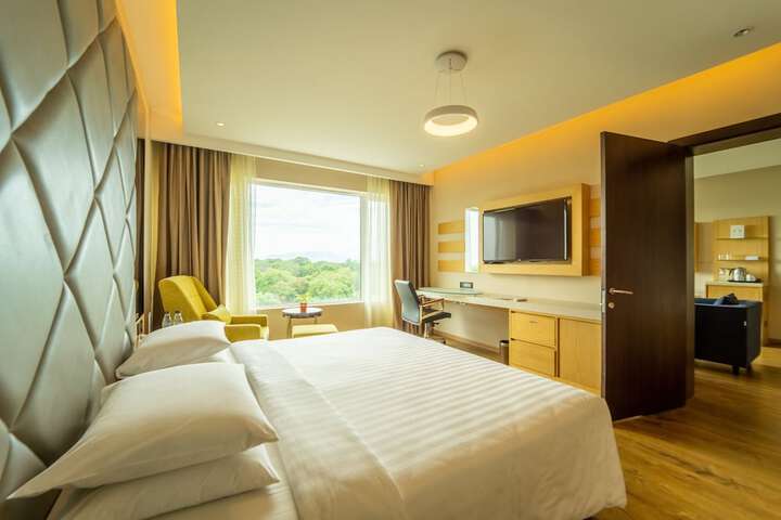 Room 6 of 72