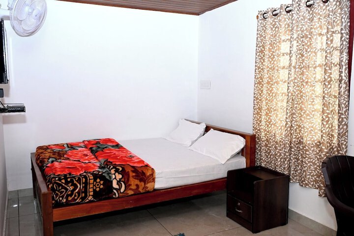 Room 3 of 12