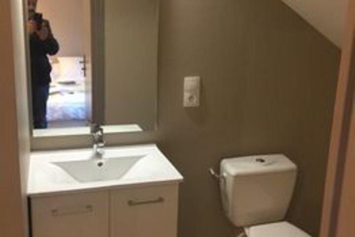 Room 2 of 7