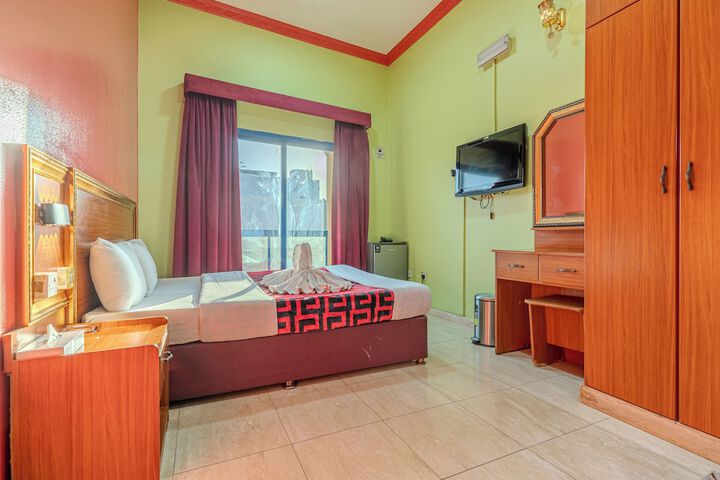 Room 5 of 15