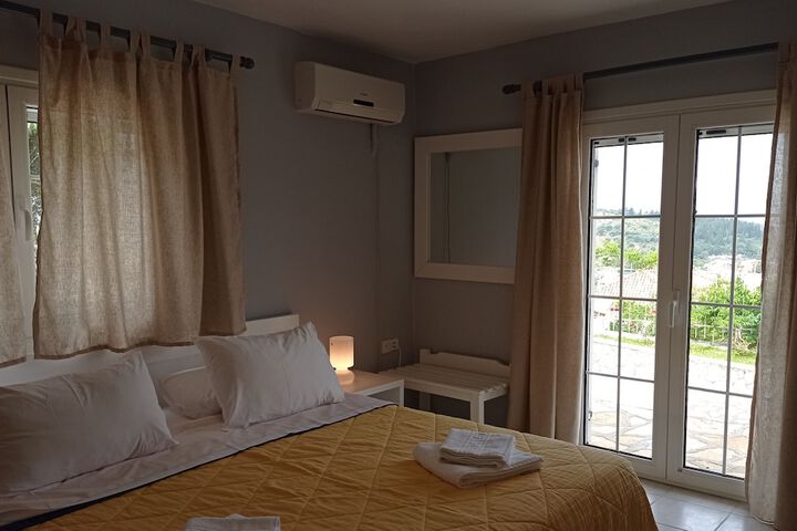 Room 8 of 14
