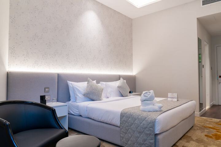 Room 18 of 36