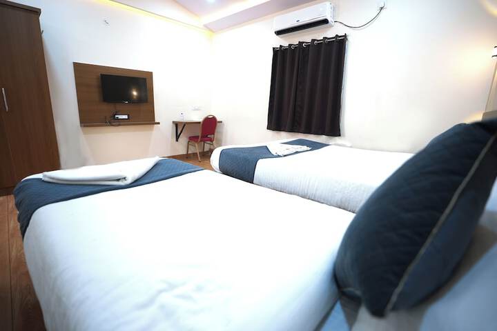 Room 3 of 26