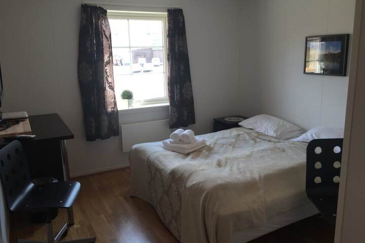 Room 3 of 27