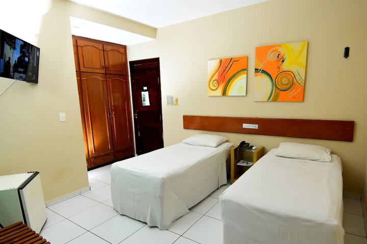 Room 10 of 31
