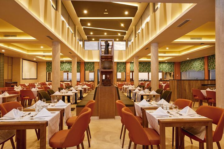Dining 29 of 39