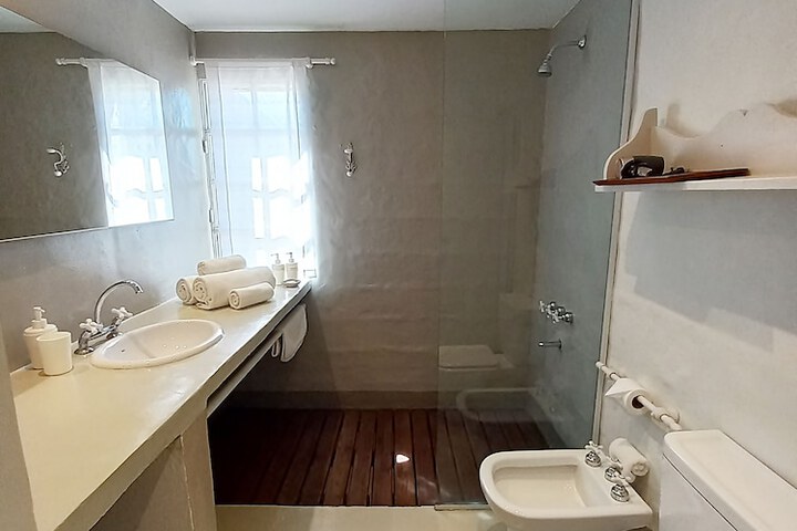 Room 49 of 98