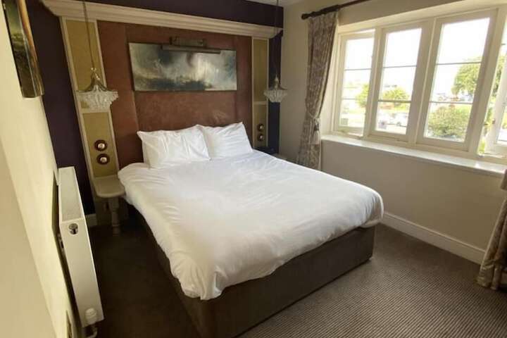 Room 12 of 41