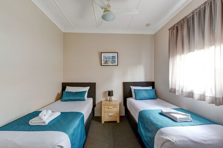 Room 3 of 53