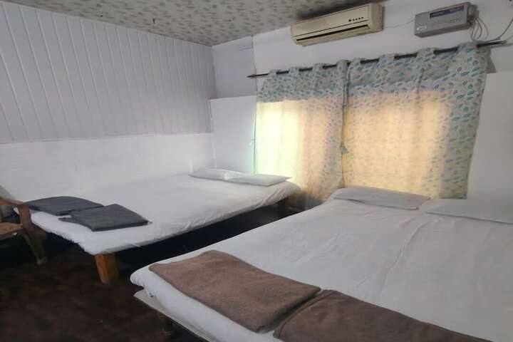 Room 17 of 31